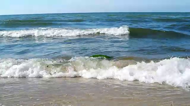 大海，海浪和石头视频素材