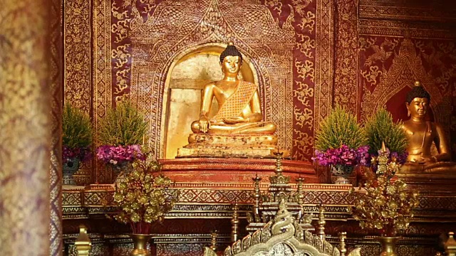 Phra Singh佛像，泰国清迈。(多莉拍摄)视频素材