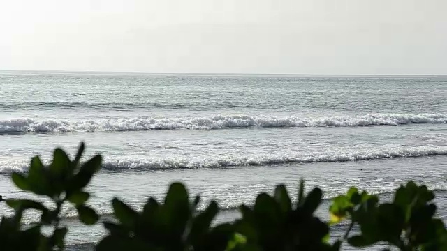 毛伊岛，夏威夷，海岸波浪视频素材