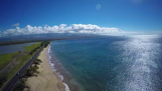 4K无人机毛伊岛，夏威夷海滩海岸视频素材