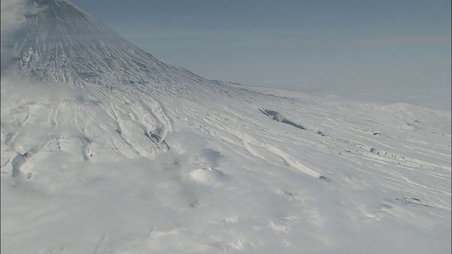 白雪覆盖的山视频素材