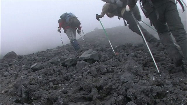 登山者之脚视频素材