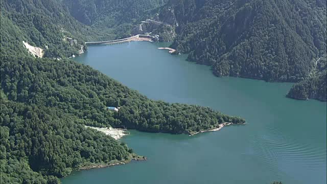 航空，黑袍湖，富山，日本视频素材