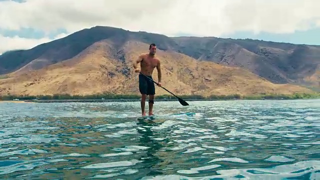 站起来paddleborder视频素材