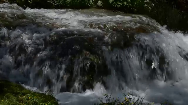 山河溢流视频素材