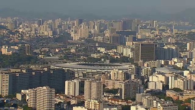 在巴西里约热内卢上空低空飞行视频素材