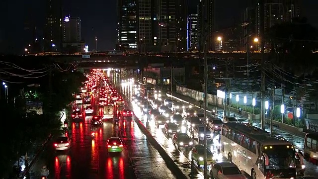 大雨过后亚洲的交通状况视频素材