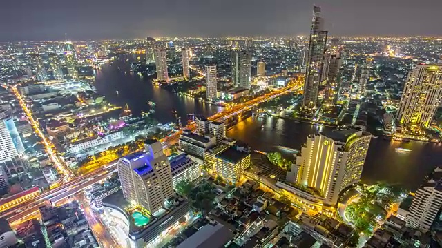 泰国夜光曼谷酒店屋顶，城市景观，河流交通全景4k时间推移视频素材