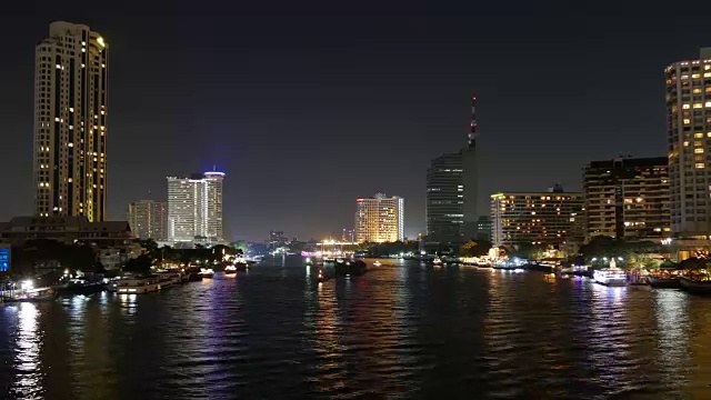 泰国夜曼谷湄南河交通大桥全景4k时间推移视频素材