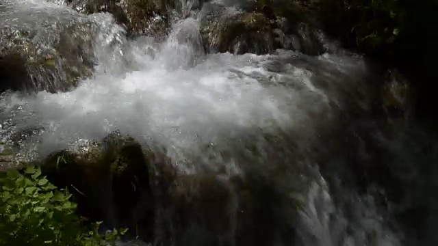 山河急流的特写细节视频素材