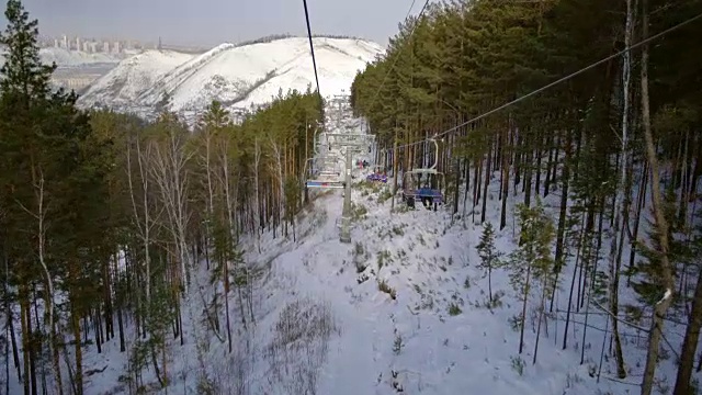 滑雪胜地的绳索牵引系统视频素材