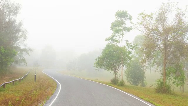 延时:模糊的路视频素材