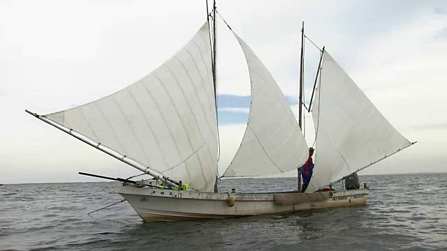 御色班，渔船，海上，北海道，日本视频素材