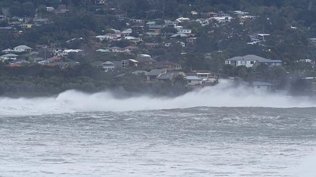 气候变化对天气的影响产生了巨大的海浪视频素材