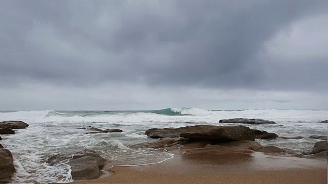 云在海滩上流逝视频素材