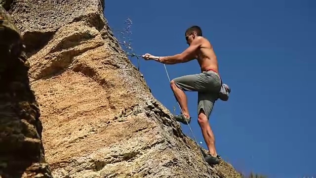 极端的登山者视频素材