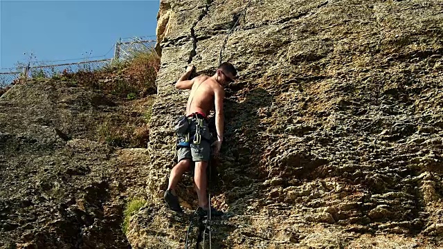 极端的登山者视频素材