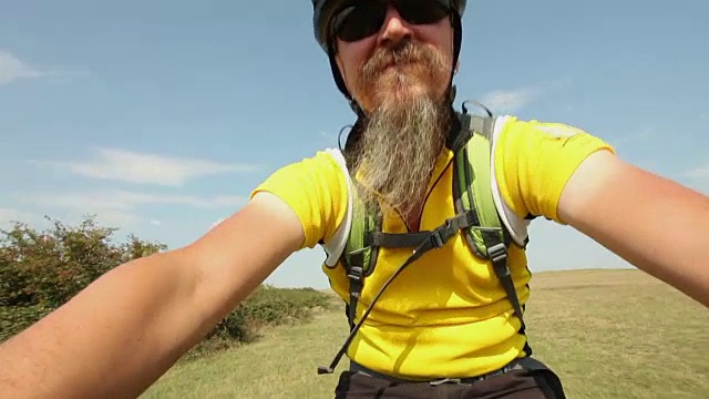 骑山地自行车，越野自行车视频素材