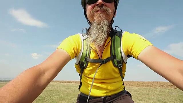 骑山地自行车，越野自行车视频素材