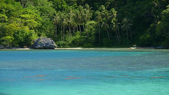 热带景观与蓝色泻湖。El Nido，巴拉望岛，菲律宾视频素材