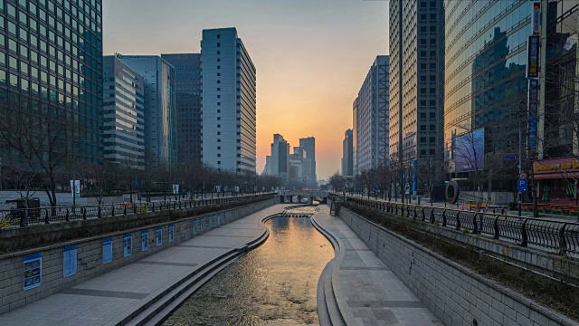 韩国首尔清溪川的日出，高清时光流逝视频素材