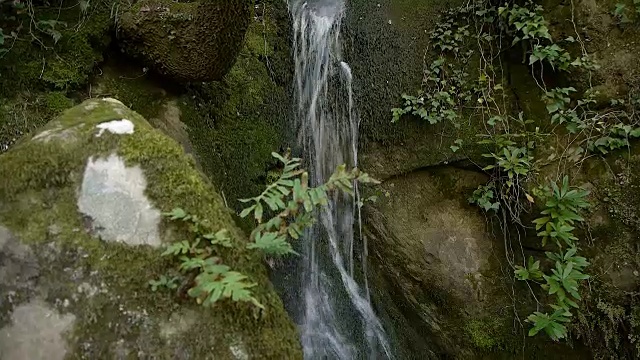 在瀑布旅游视频下载