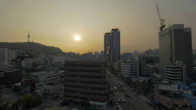 日落时的首尔全景。韩国视频素材