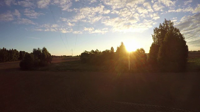 清晨，田野上的日出，时光流逝视频素材