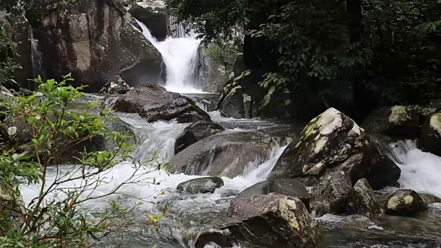 考茶毛瀑布视频素材