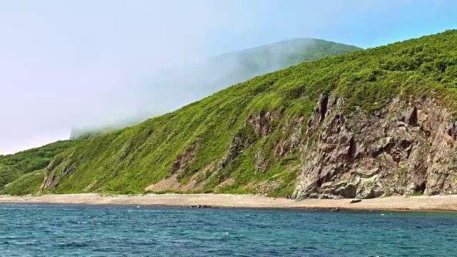 岩石海岸全景图视频素材