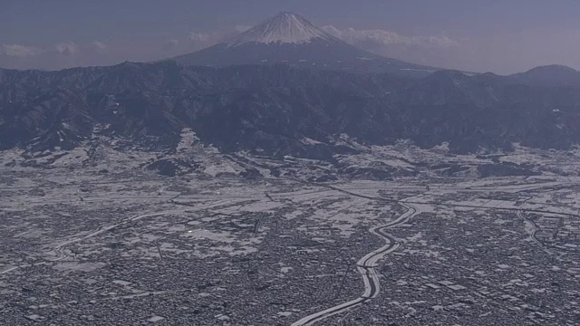 空中、口福盆地和富士山冬季，山梨县，日本视频素材