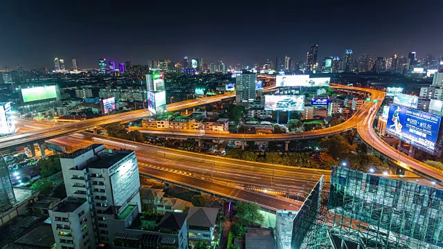 泰国夜间交通高峰路口曼谷城市全景4k时间推移视频素材