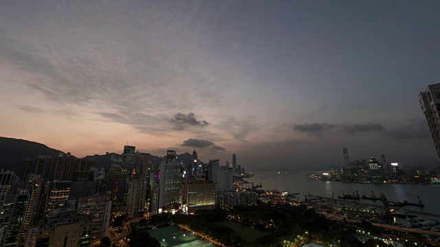 日落和夜晚来到香港的时间视频素材