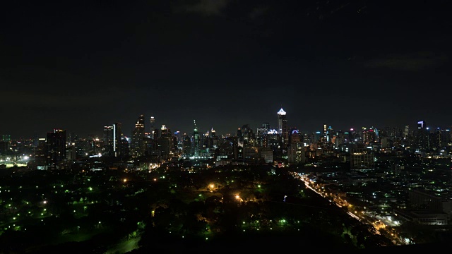 曼谷的夜景和天空中的闪电视频素材