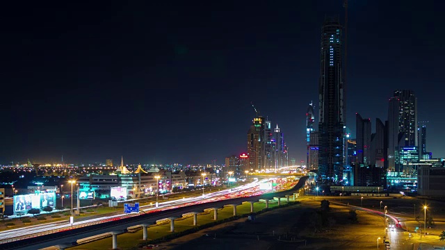 夜间照明迪拜城市交通主要道路全景4k时间推移阿拉伯联合酋长国视频素材