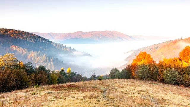 美丽的风景有山丘和山脉视频素材