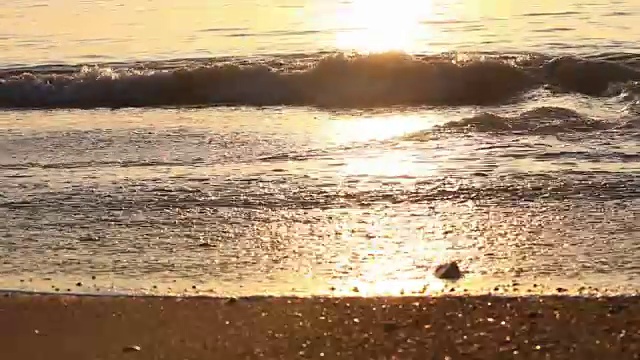 日出时的海景。视频素材