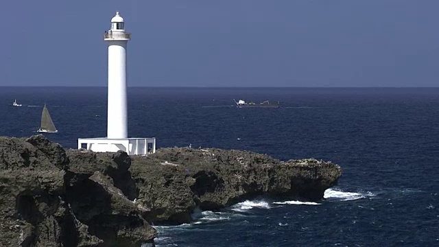 日本冲绳岛赞帕角的灯塔视频素材