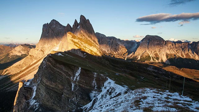 日落时白云石山景观的时间流逝- Val Gardena, Seceda，意大利视频素材