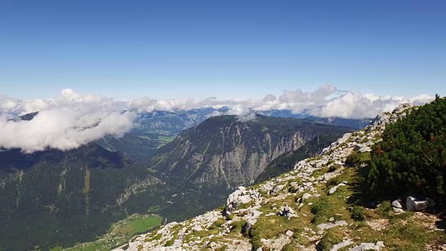 从达赫斯坦到哈尔斯塔特湖的全景山景视频素材