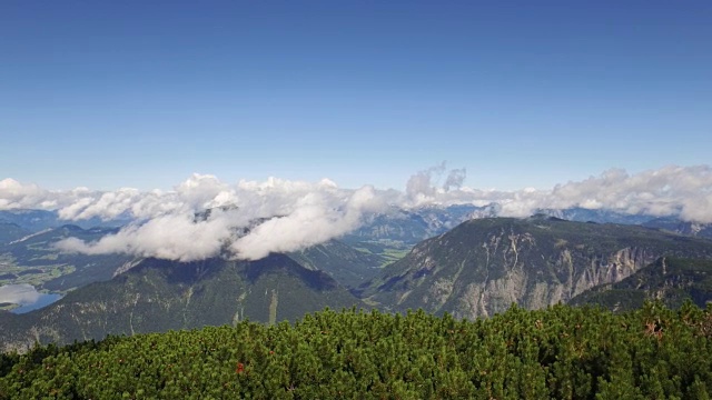 从达赫斯坦到哈尔斯塔特湖的全景山景视频素材