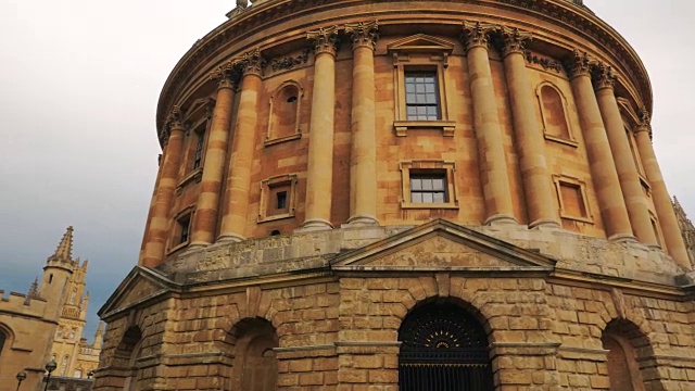 特写镜头，著名的大学和学院建筑在牛津，英国，英国视频素材