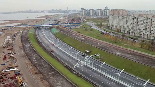 俄罗斯圣彼得堡现代多车道公路土方开挖鸟瞰图视频素材