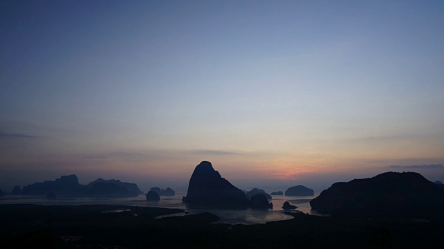 同样的南溪延时与雾和大海在早晨视频素材