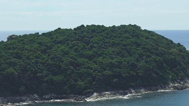 背包女与旅游地图度假视频素材