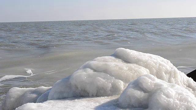 冰和浪，海视频素材