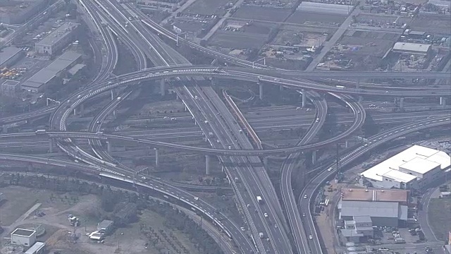 日本埼玉县高速公路上的天线视频素材