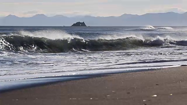 堪察加半岛风景如画的太平洋海岸的夜景视频素材