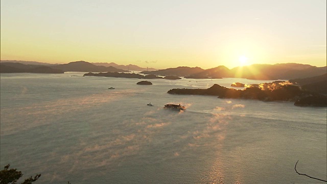 雾在内海上升(濑内会)视频素材