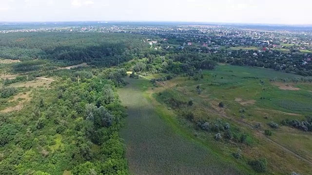 飞越住宅区上空视频素材